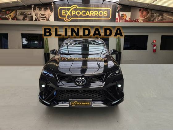 TOYOTA HILUX SW4 2.8 D-4D TURBO DIESEL SRX PLATINUM 7L 4X4 AUTOMÁTICO